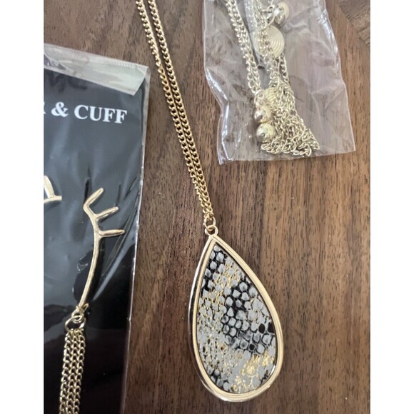 Lot of 10 Gold-Tone Necklaces – Mixed Styles – Costume Jewelry New & Preowned - Picture 9 of 12